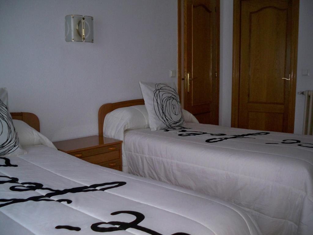 Hostal "Los Chanos El Ruso" Galende Exterior photo